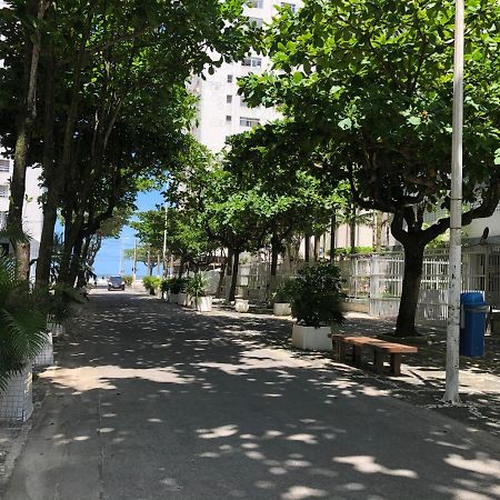 Apto aconchegante, bem localizado, churrasqueira na varanda, serviço de limpeza diária, serviço de praia - Pitangueiras - Guarujá Exterior foto